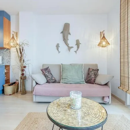 166- Empurialola-penthouse En Con Piscina Y Vistas Al Puerto Canigo- 아파트 로지즈